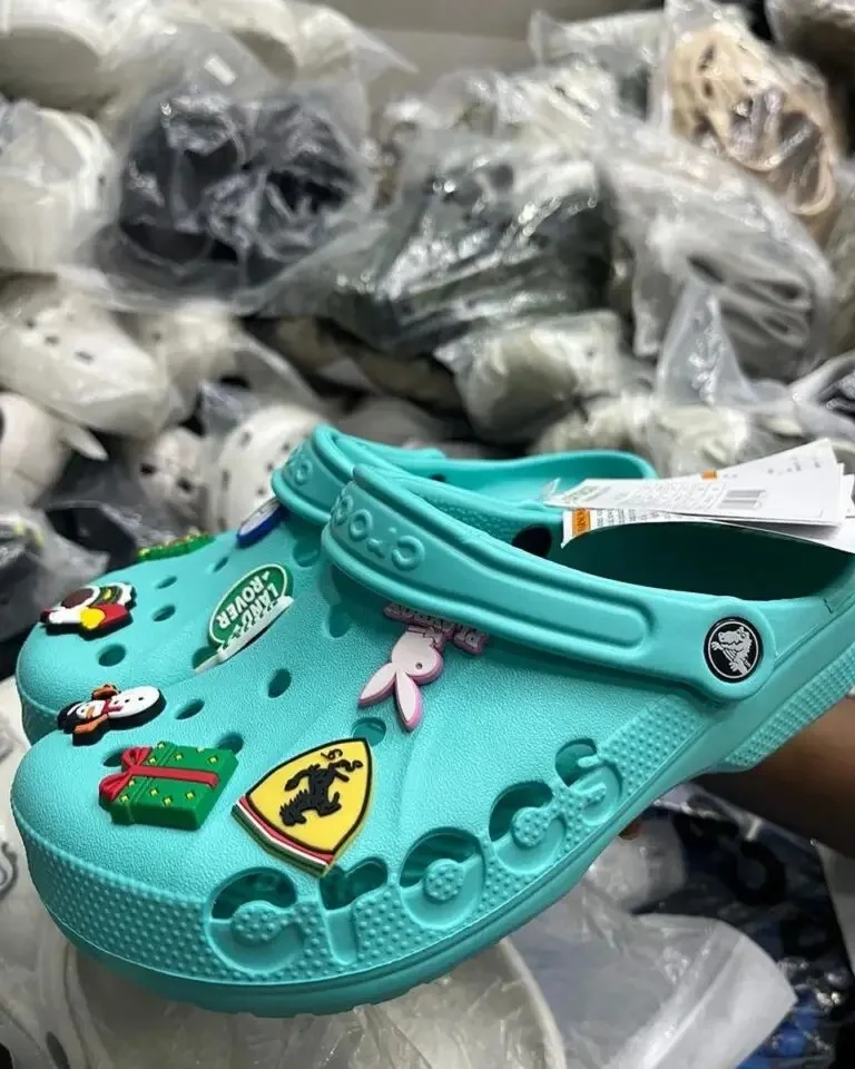 img_7196 Crocs Pallets - Image 1